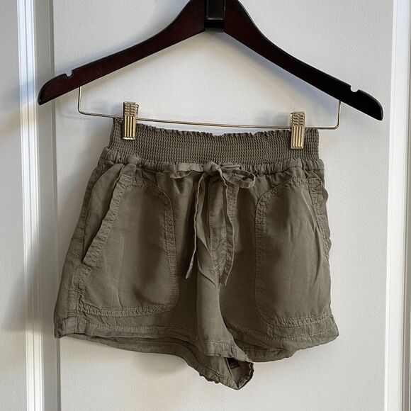 Love Tree Army Green Shorts-Size Small‎ - Picture 1 of 4